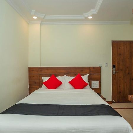 Capital O 13184 Savi International Hotell Bangalore Exteriör bild