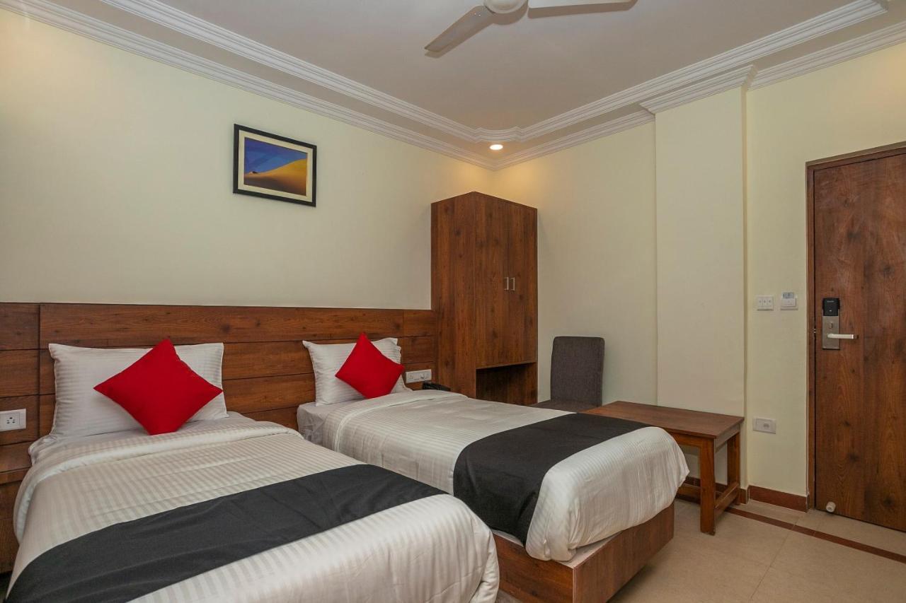 Capital O 13184 Savi International Hotell Bangalore Exteriör bild