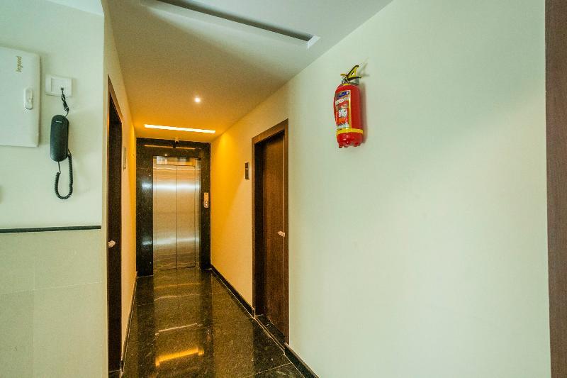 Capital O 13184 Savi International Hotell Bangalore Exteriör bild